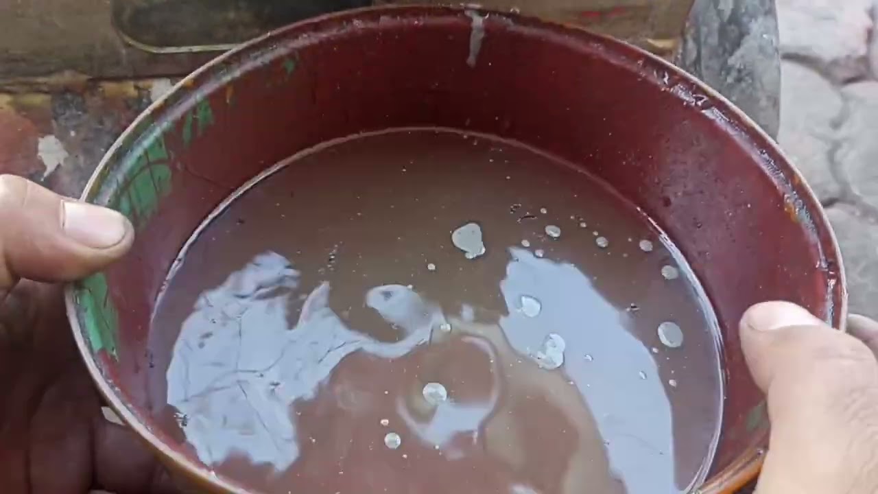 Это случается с любым компрессором, который не обслуживается или залит водой.