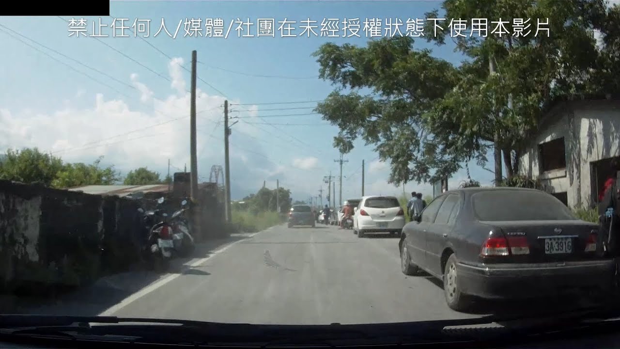 花東鐵道迷追車影片 38秒差點開進田裡