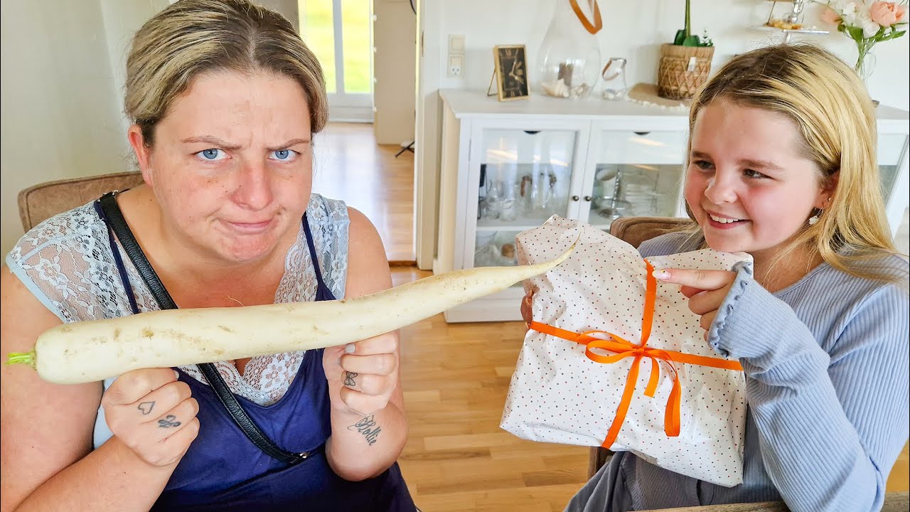 NADIA 32 ÅR🇩🇰NADIAS GAVE🎁😅🤣FEJRER NUUDII🇩🇰🎁🎈🎉😍