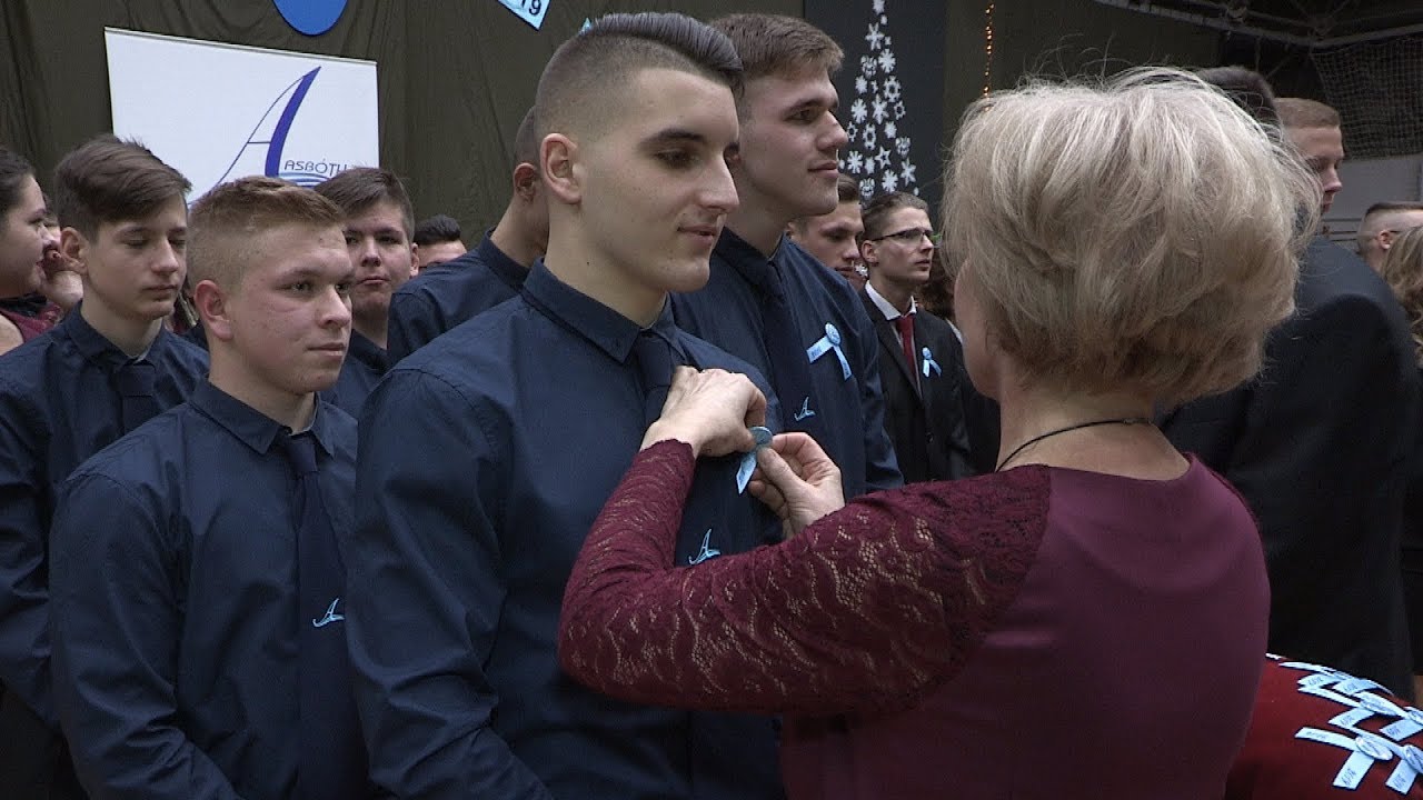 Jubileumi szalagtűzés