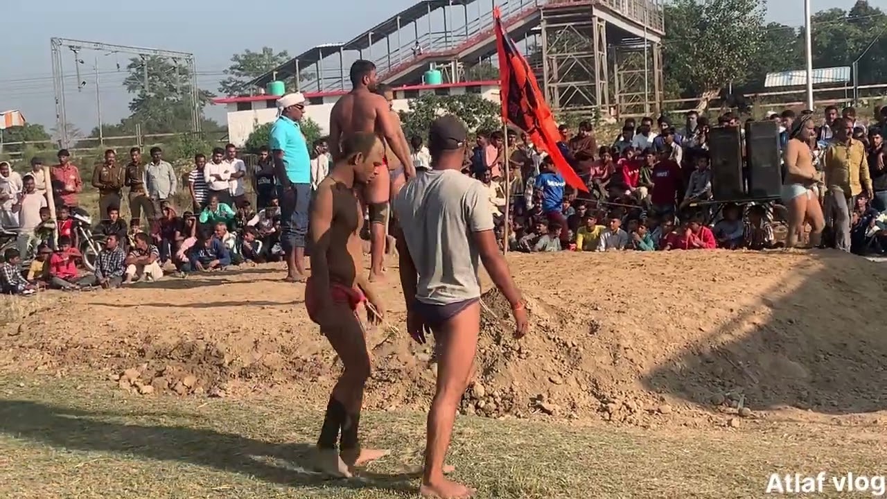 1 Pahalwan V/S 4 Pahalwan Pa Bari/￼￼￼ 1 पहलवान 4 पहलवान पे भारी /ईश वीडियो  को पूरा देख #trending 