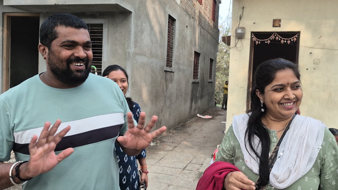 आज सगळेजण गेले फिरायला 🥰🥰 लाडूची खूप सारी बडबड 🤗 मामाच्या घरी गेलो जेवायला 