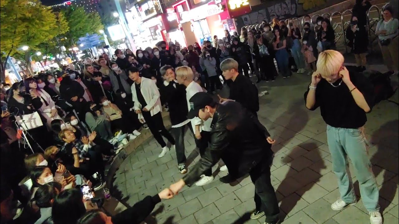THURSDAY. ABLUE. HONGDAE BOYGROUP. EXHILARATING INTERACTIVE PERFORMANCE.