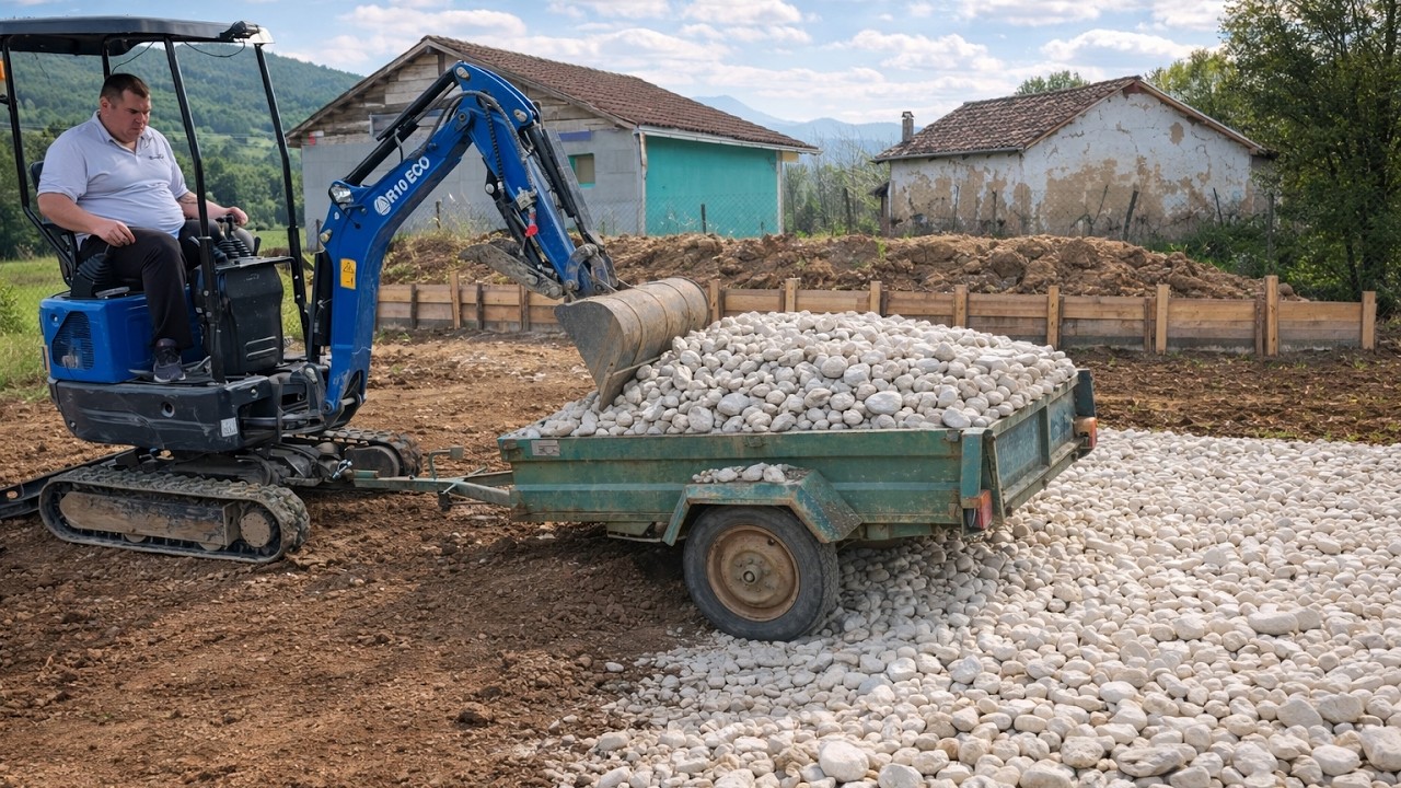Spreading White Gravel Base | Rippa R10 eco