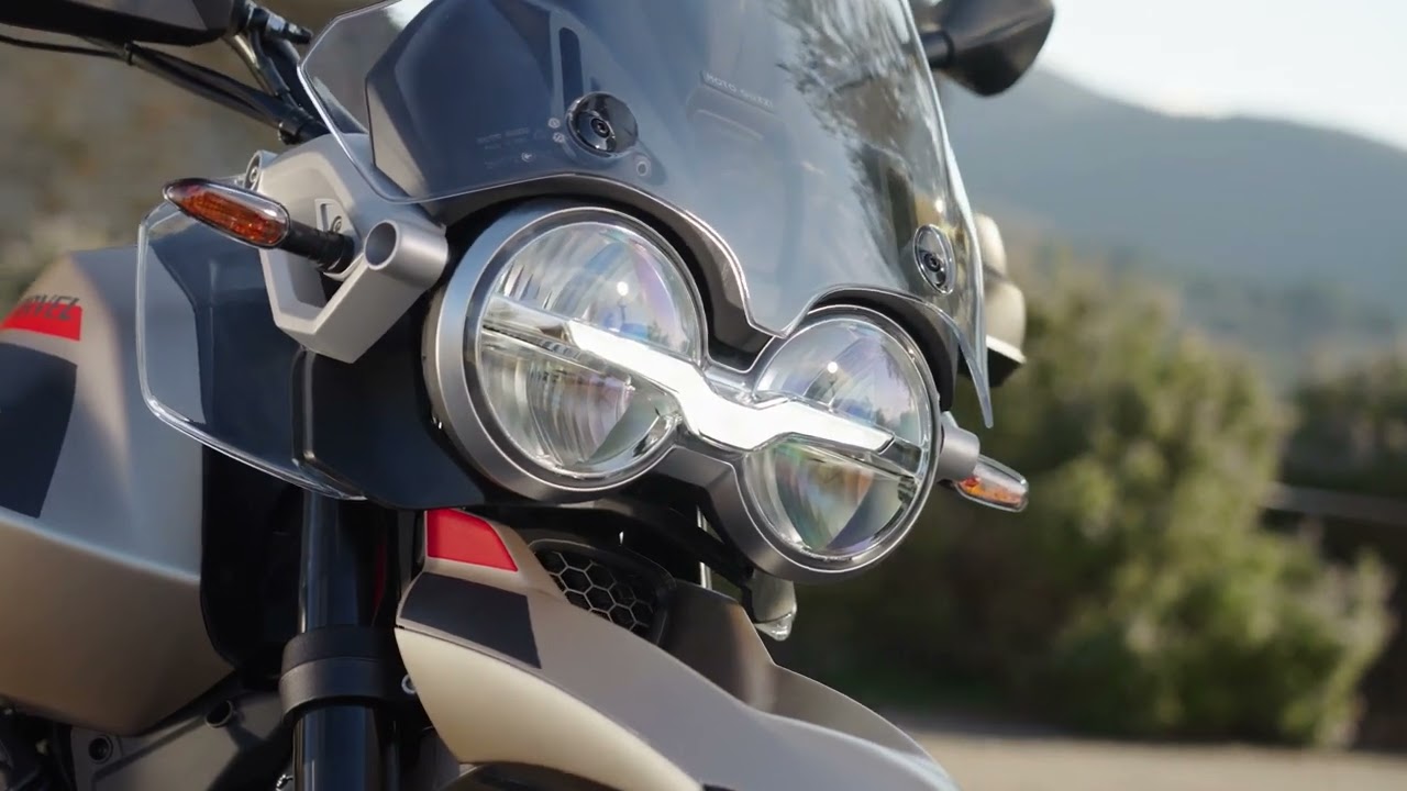 Новый Moto Guzzi V85 TT Travel 2024 года — красивый мотоцикл для приключений