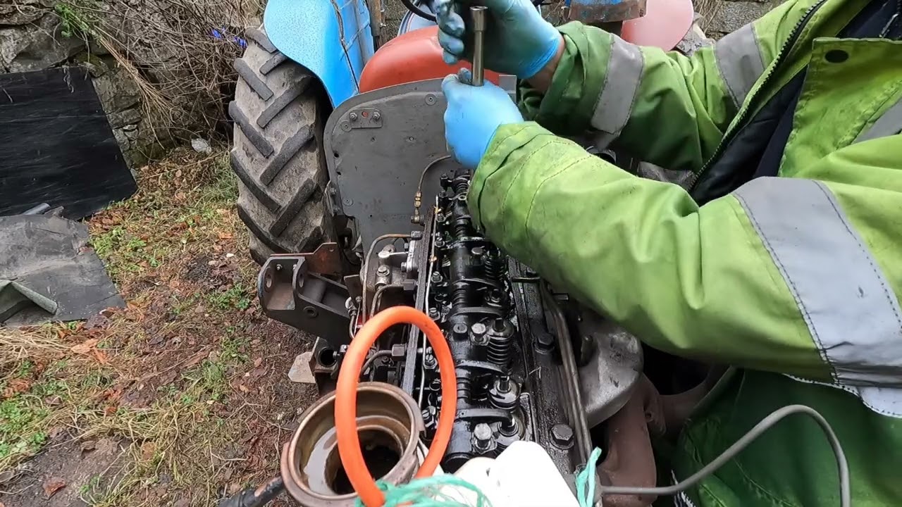 Major problems, Fordson Major 4D head removal.