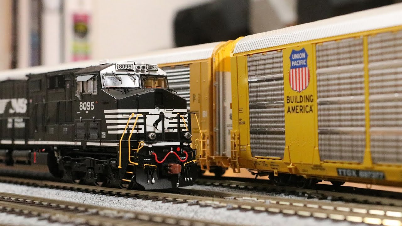 Распаковка автокара ScaleTrains HO Scale