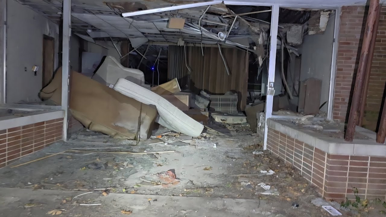 Abandoned Parks Air College Episode 14.  Walking In the Dark.