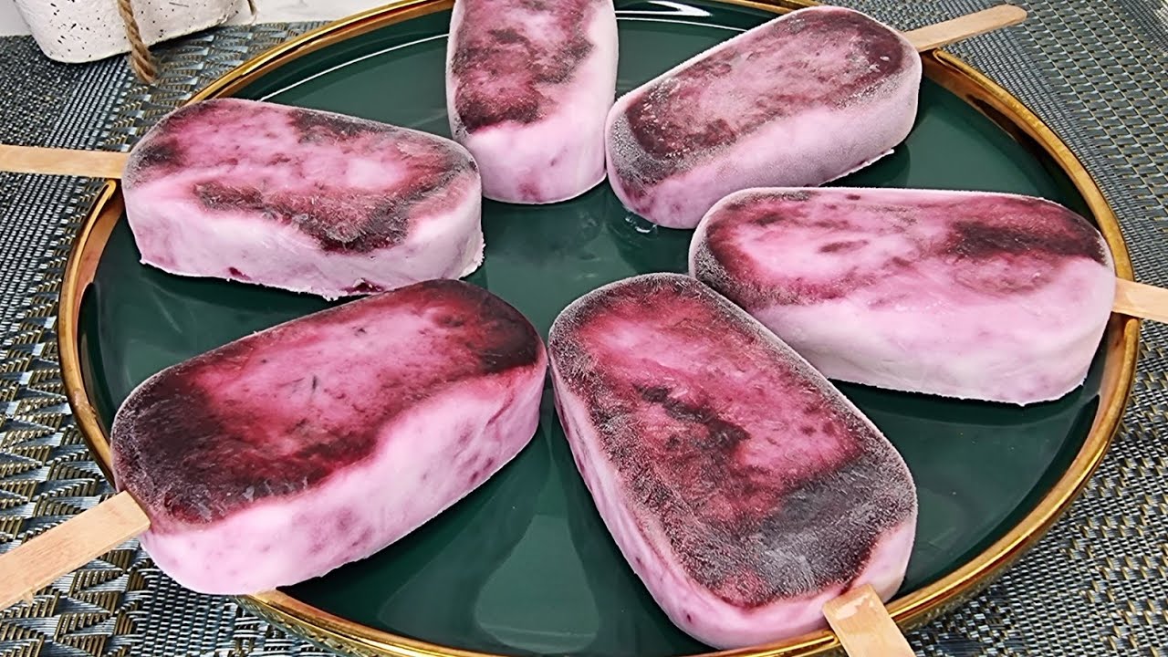 Возьми фрукты и йогурт! Приготовьте это невероятно вкусное домашнее мороженое без мороженицы.