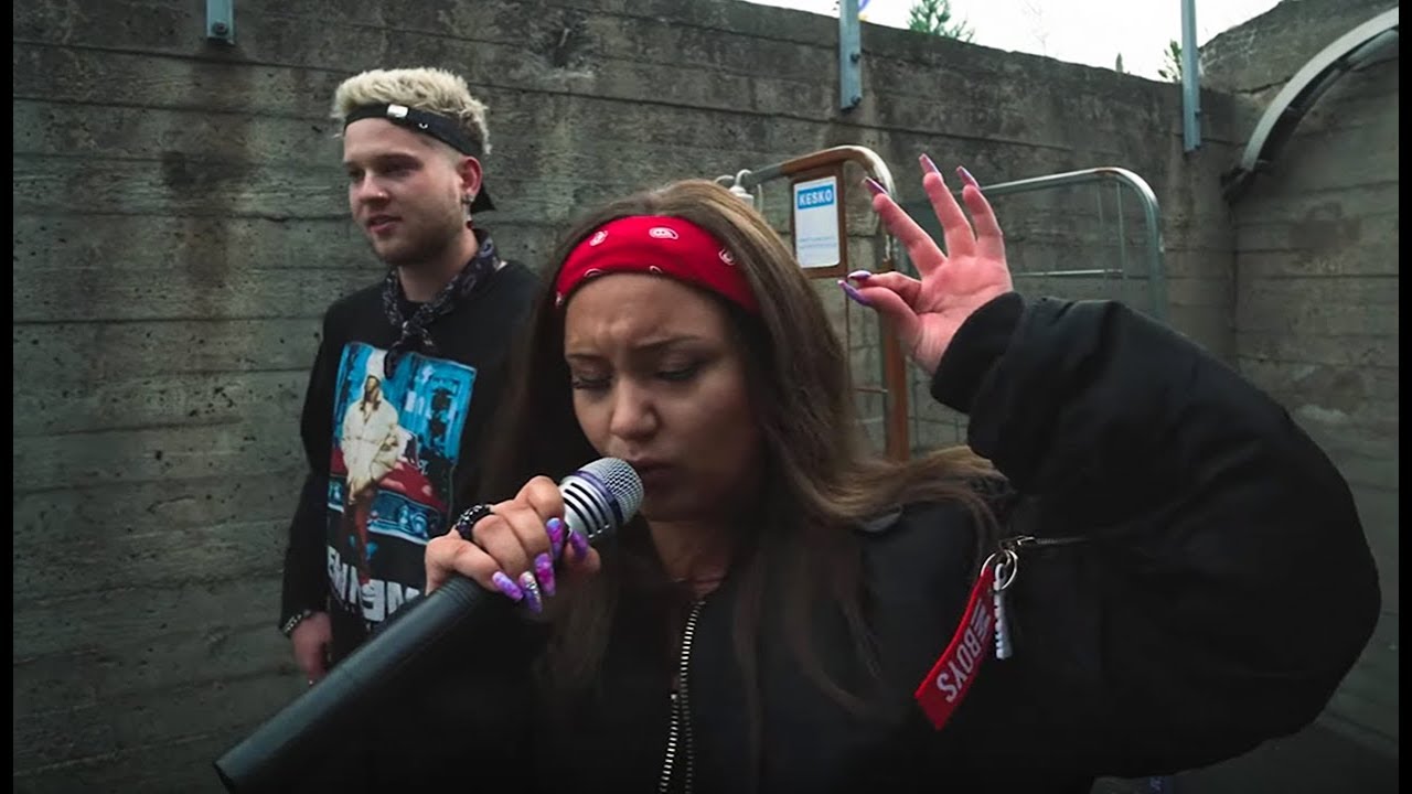 Lukas Leon Vs. Etta