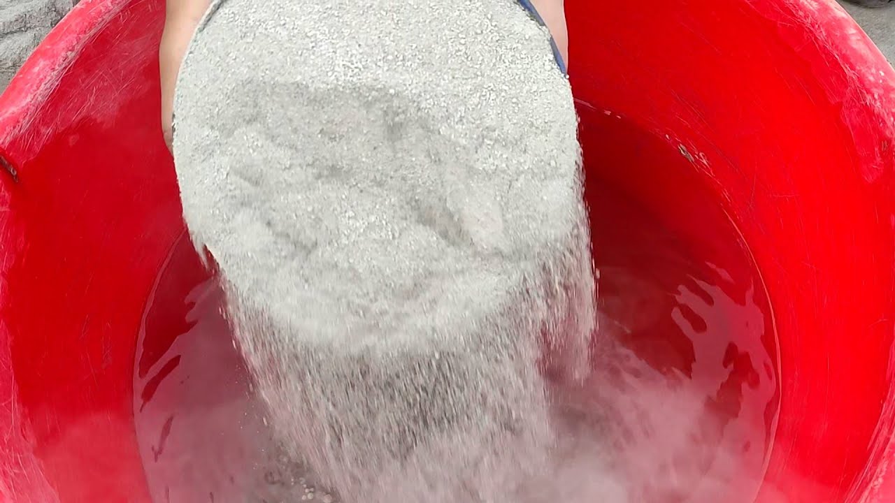 ASMR: super duper dusty soft crispy pure fine sand pouring+crumbling in lots of water/#1k