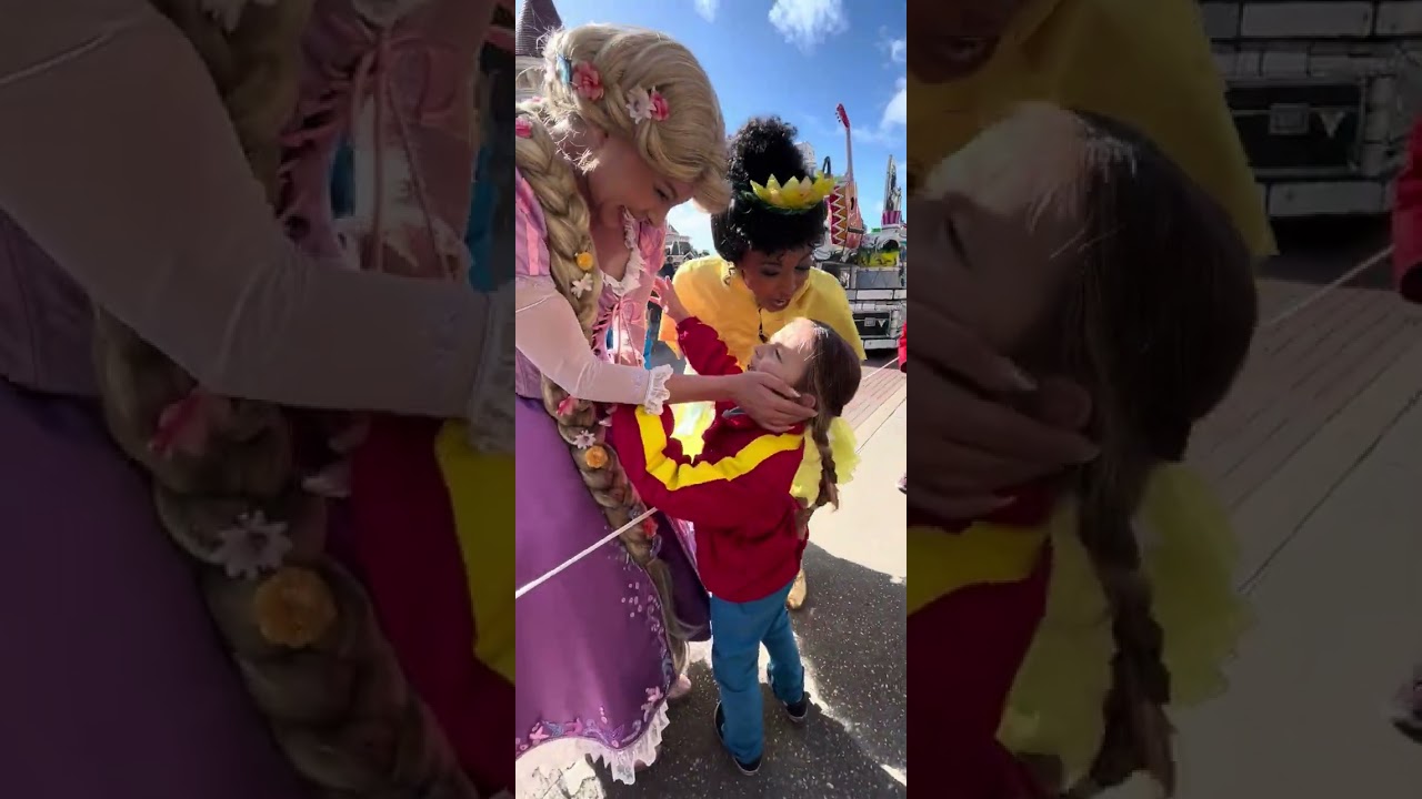 Double cuddle from Rapunzel and Tiana #disneylandparis #dlp #disney #disneyland #arthur #princess