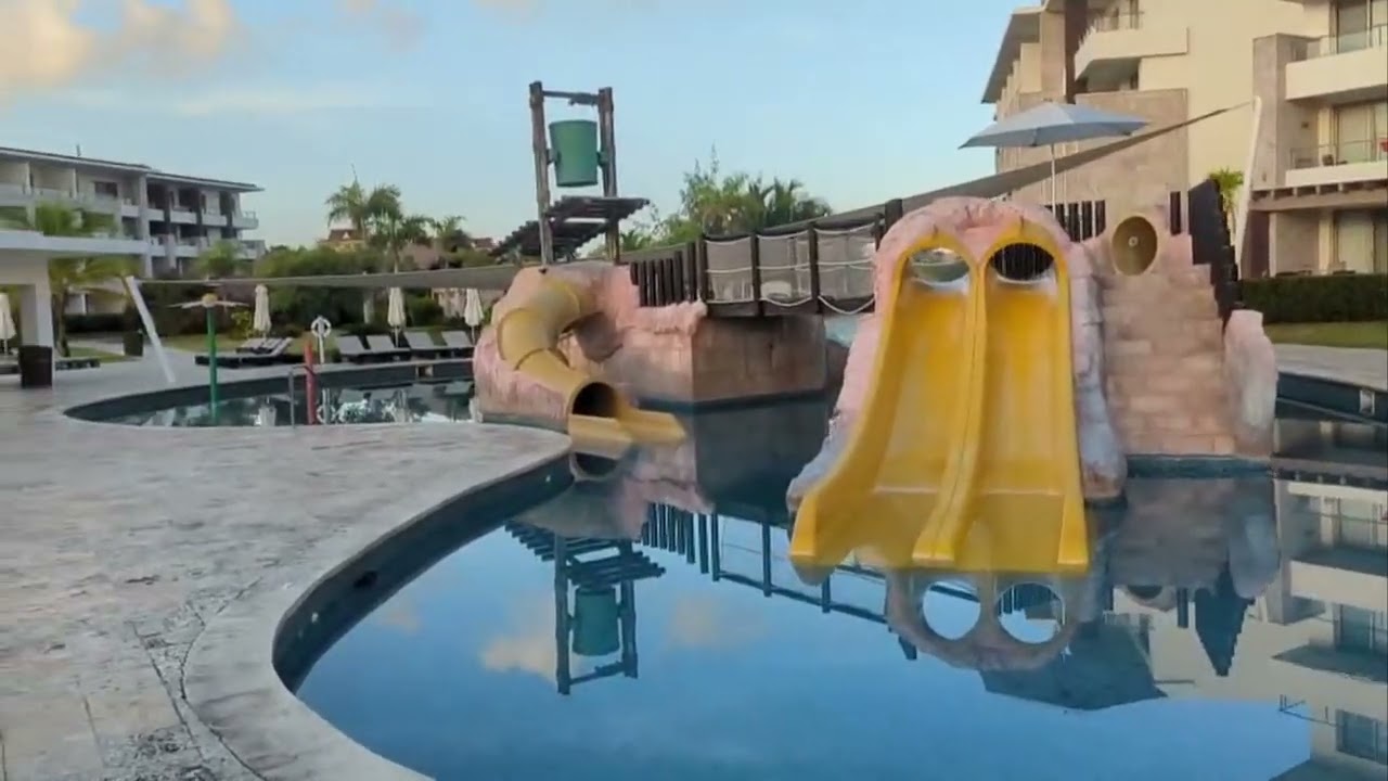 Dominican Republic Vlog 1 - Travel Day and Royalton Bavaro Punta Cana Resort Tour