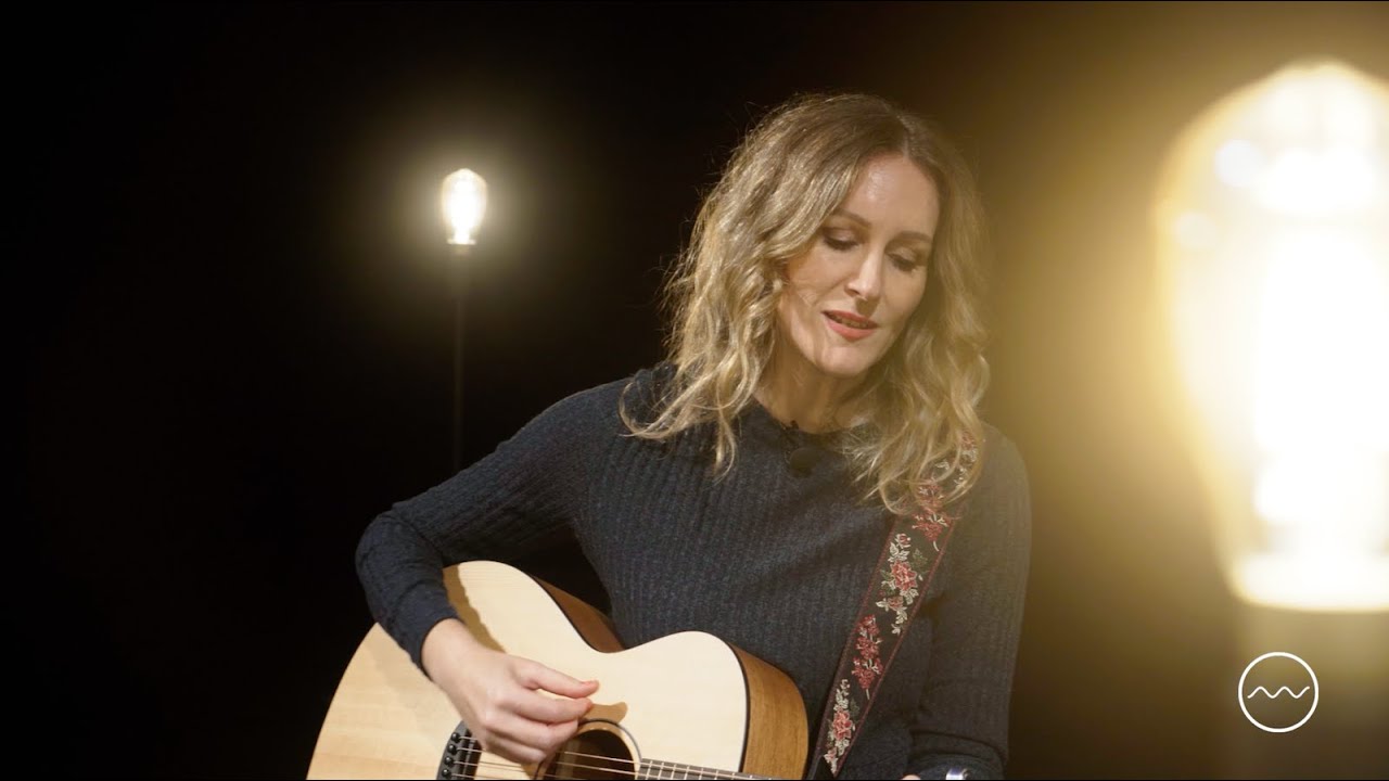 Gospeltalent Acoustic | Eva Hrešková - Tam pred tvoju svätú tvár (VRACIAME DO HRY)