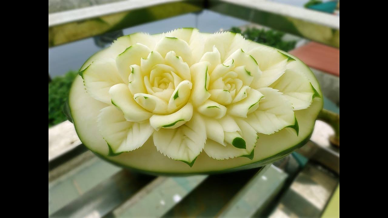 BÀI 18: TỈA HOA HỒNG CÁNH XOĂN TRÊN ĐU ĐỦ