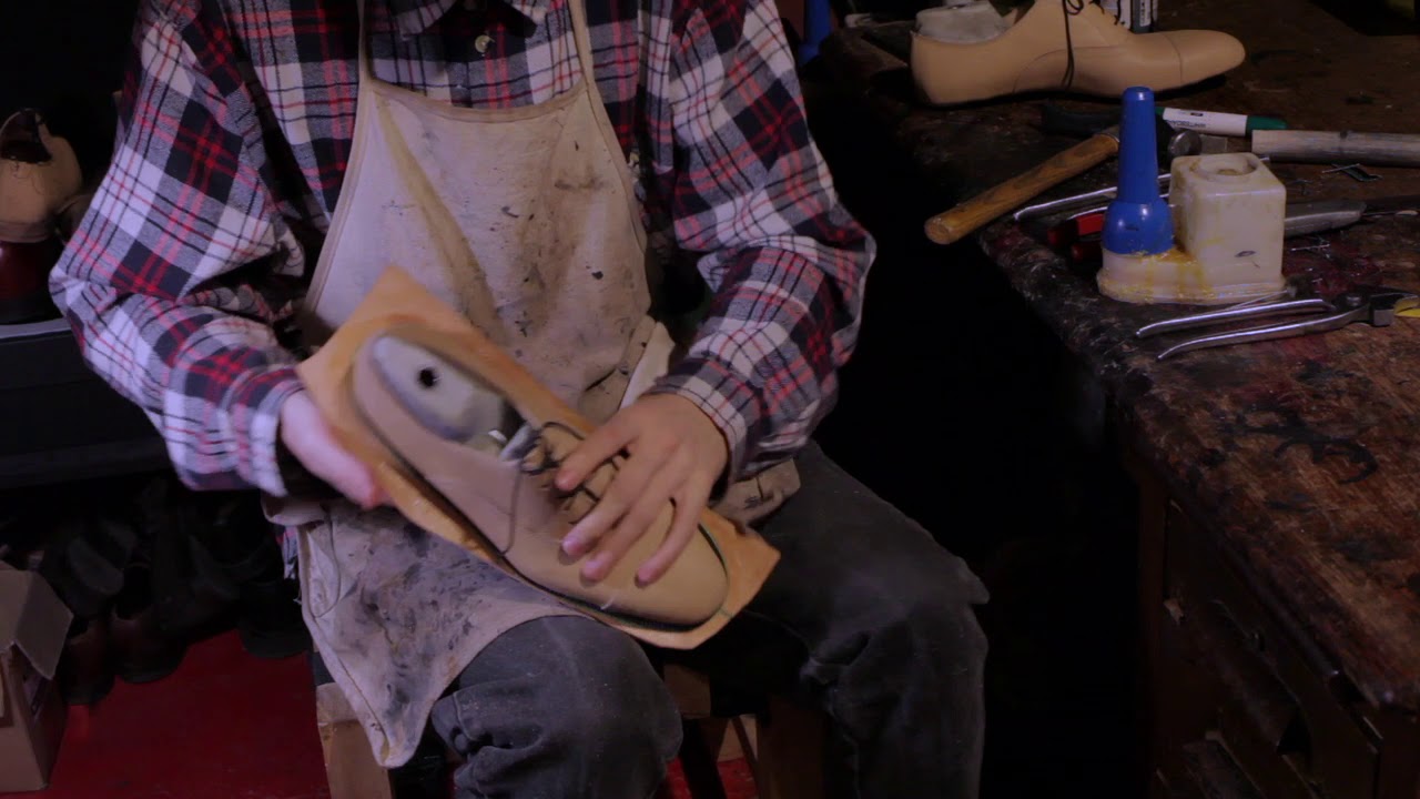 Урок 6 Приклеиваем подошву из чепрака