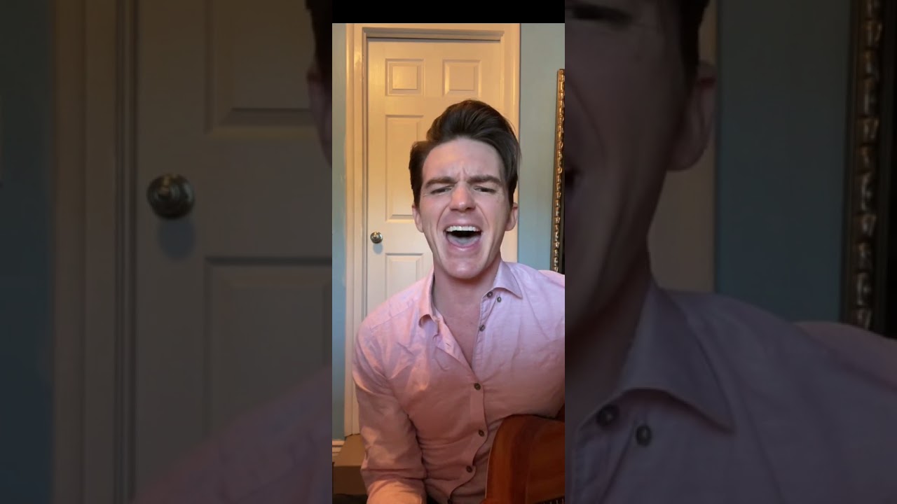Drake Bell canta I Found Away luego de declararse culpable.