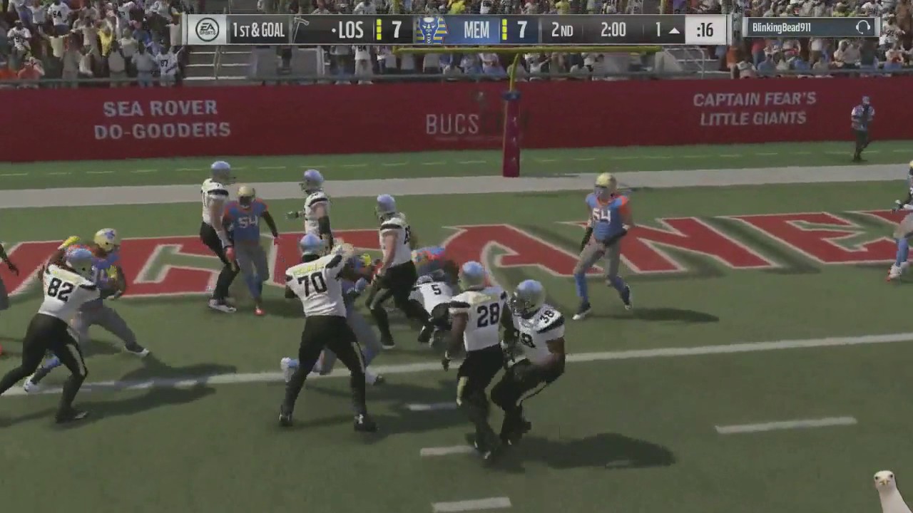 Madden 17 Ultimate Team :: Adrian Peterson with DISGUSTING STIFF ARM! :: Madden 17 Ultimate Team