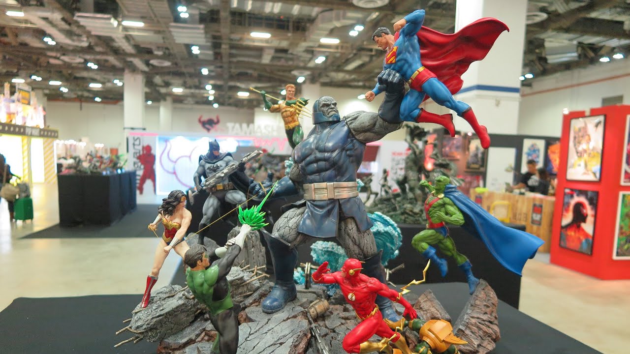 XM Studios Darkseid vs Justice League | SGCC 2019!