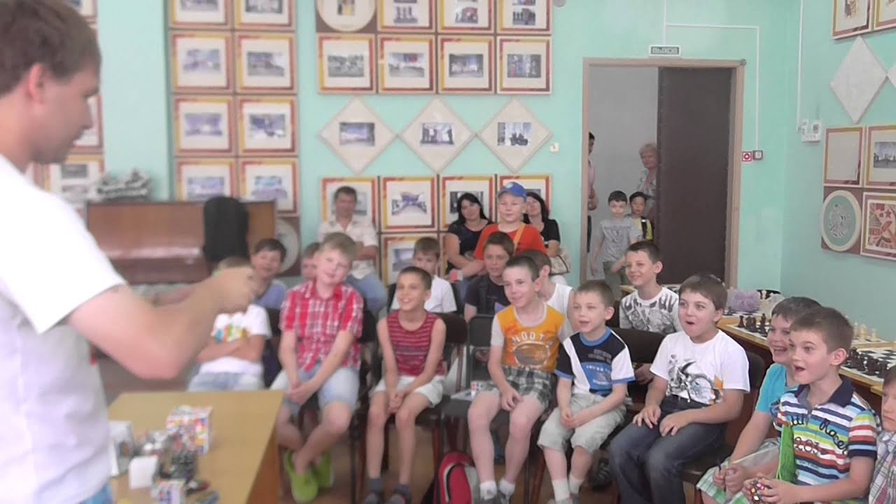 Максим Чечнев в гостях у новороссийских шахматят :)