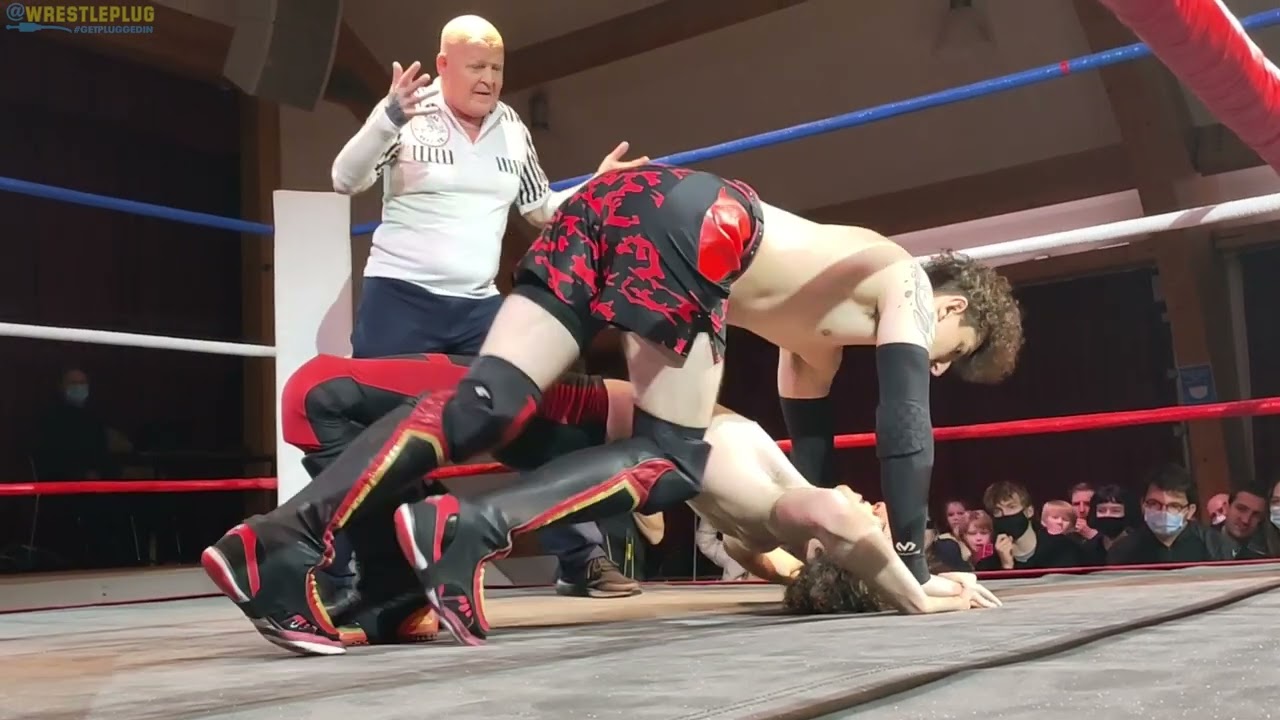 Christmas Cracker Cup Semi Final Number Two: Nino vs Danny Black