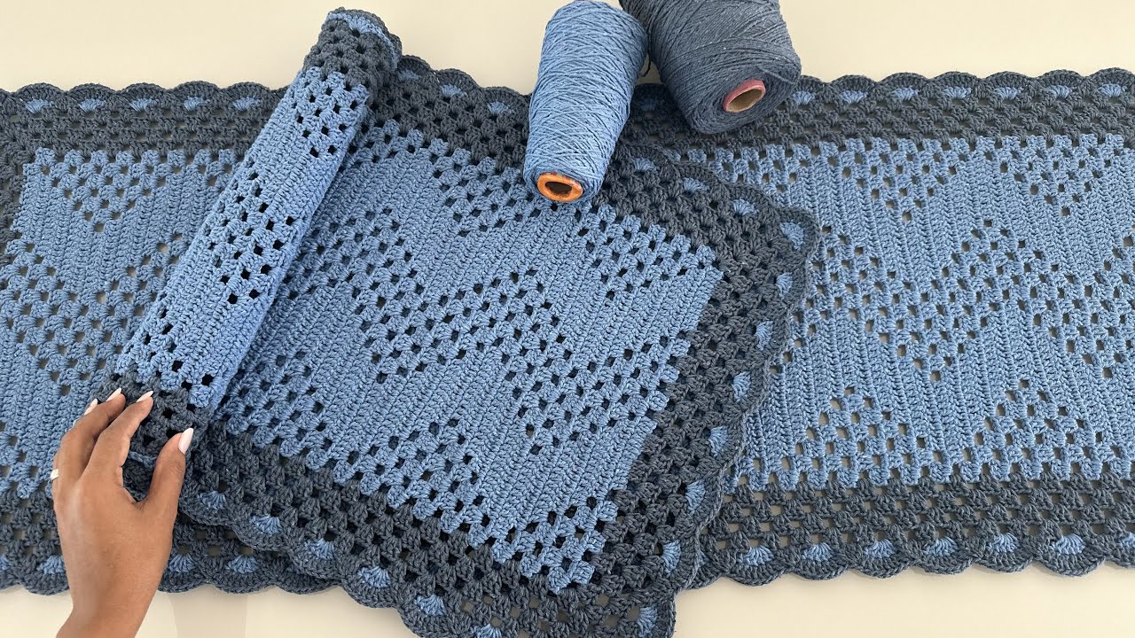 Tapete ou passadeira Zig-Zag Duplo Bico Croch&ecirc; Simples