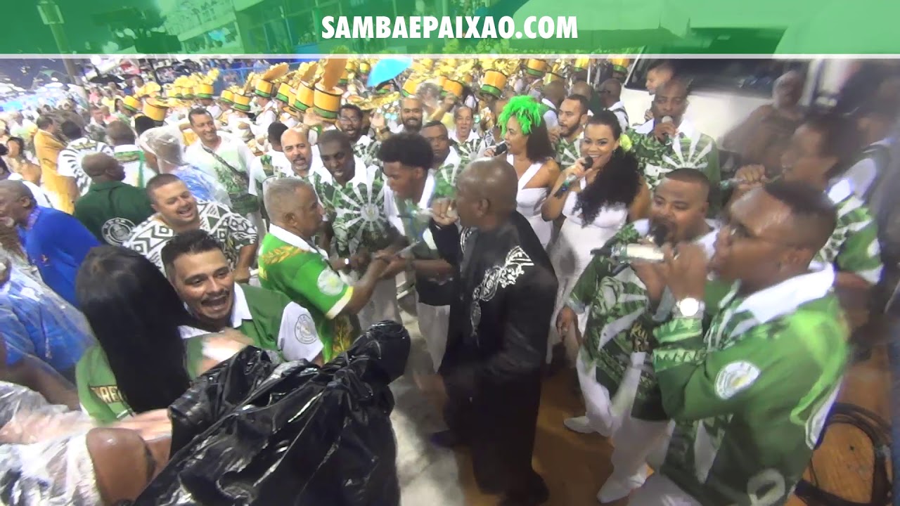 Carnaval 2019: Acad&ecirc;micos de Santa Cruz In&iacute;cio do desfile