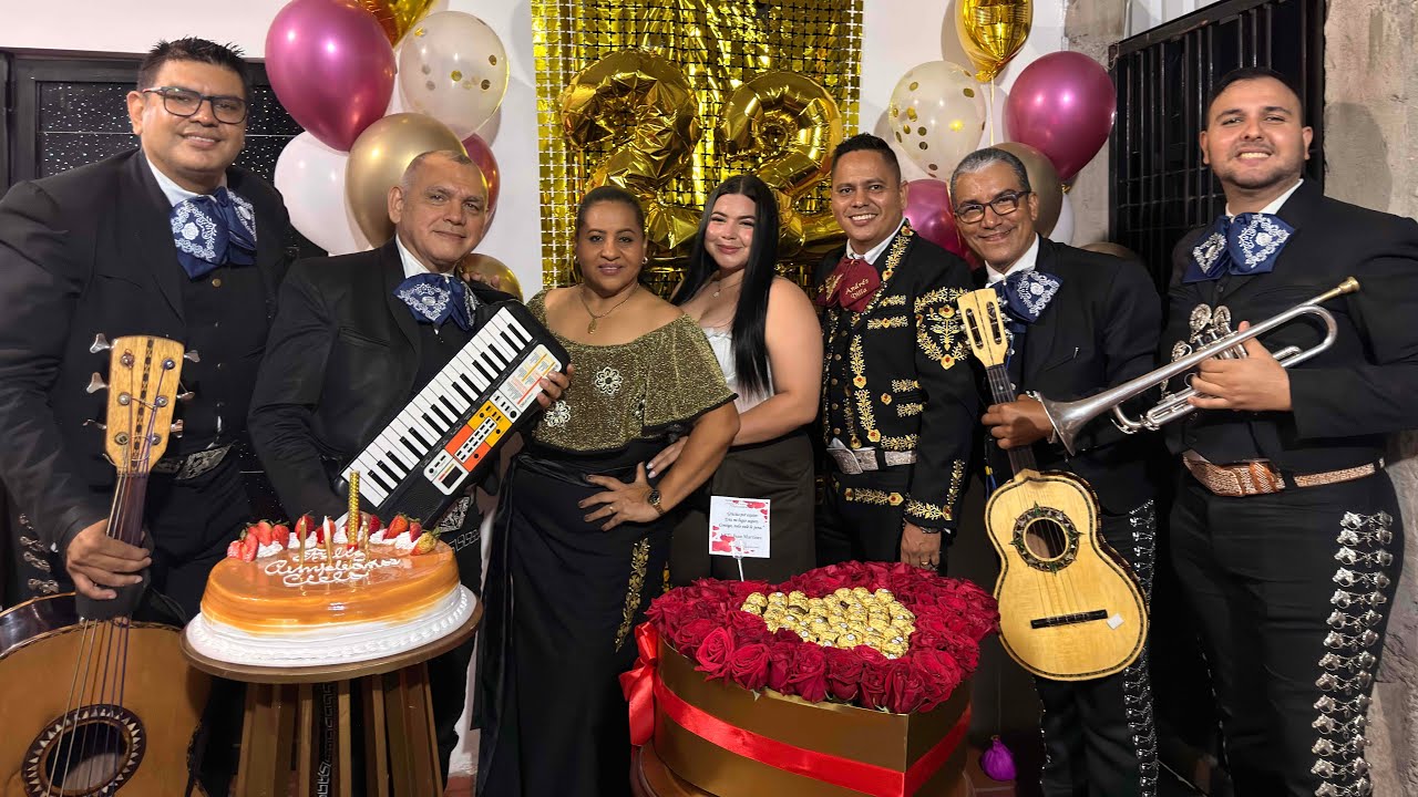 Sorpresa de cumpleaños en cucuta | ramo de rosas gigante | mariachis en cucuta 