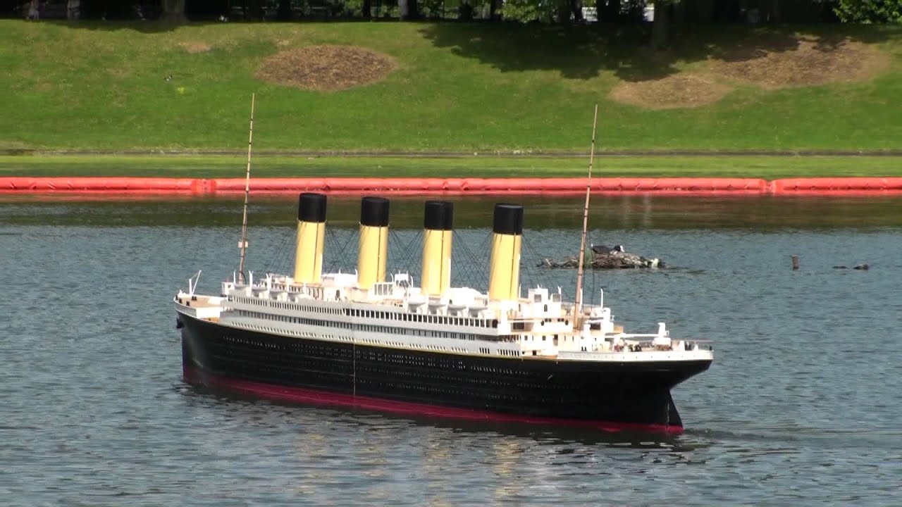 TITANIC RC Géant de 5 Mètres le Départ Full HD LFTA 2012 Bassin en fête Massy