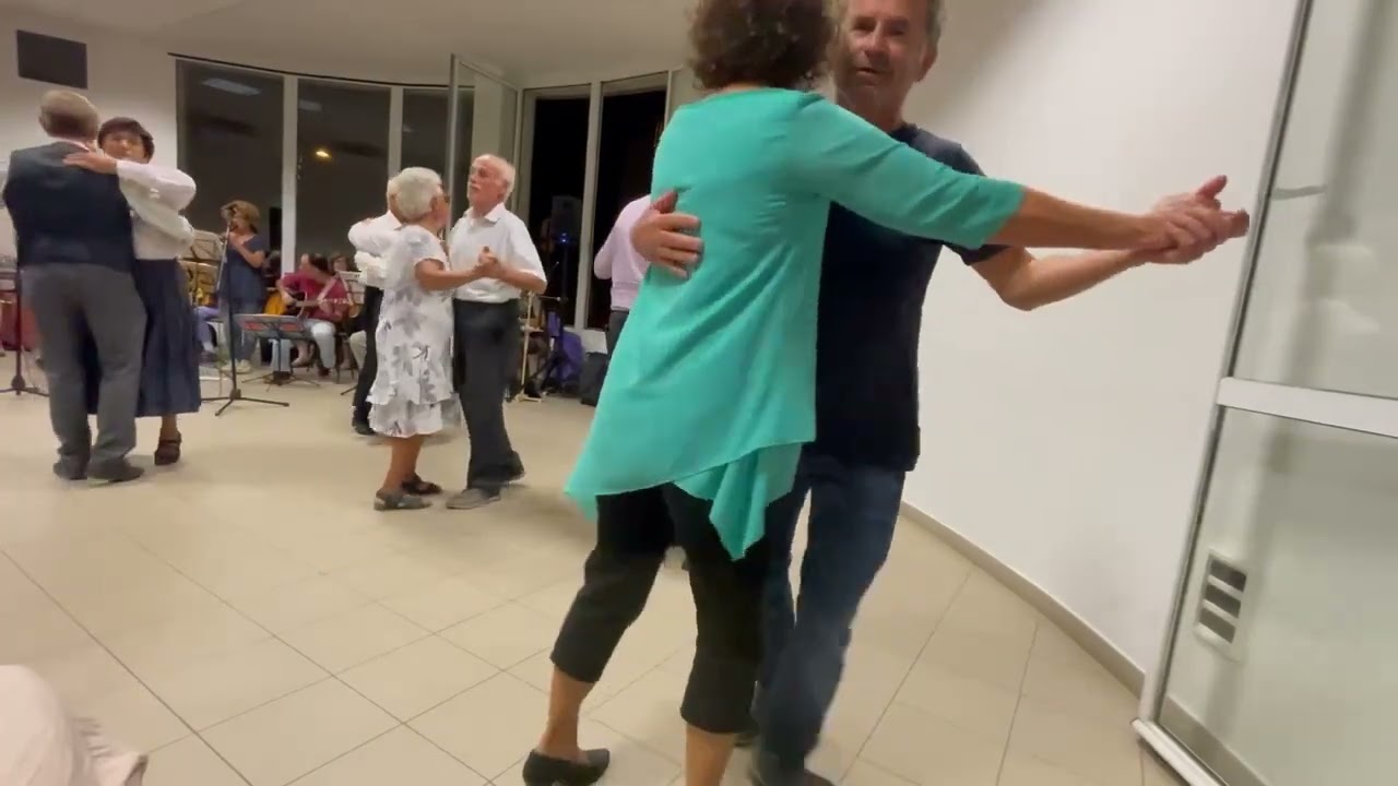 PressaPocoBand: bignami del ballo popolare