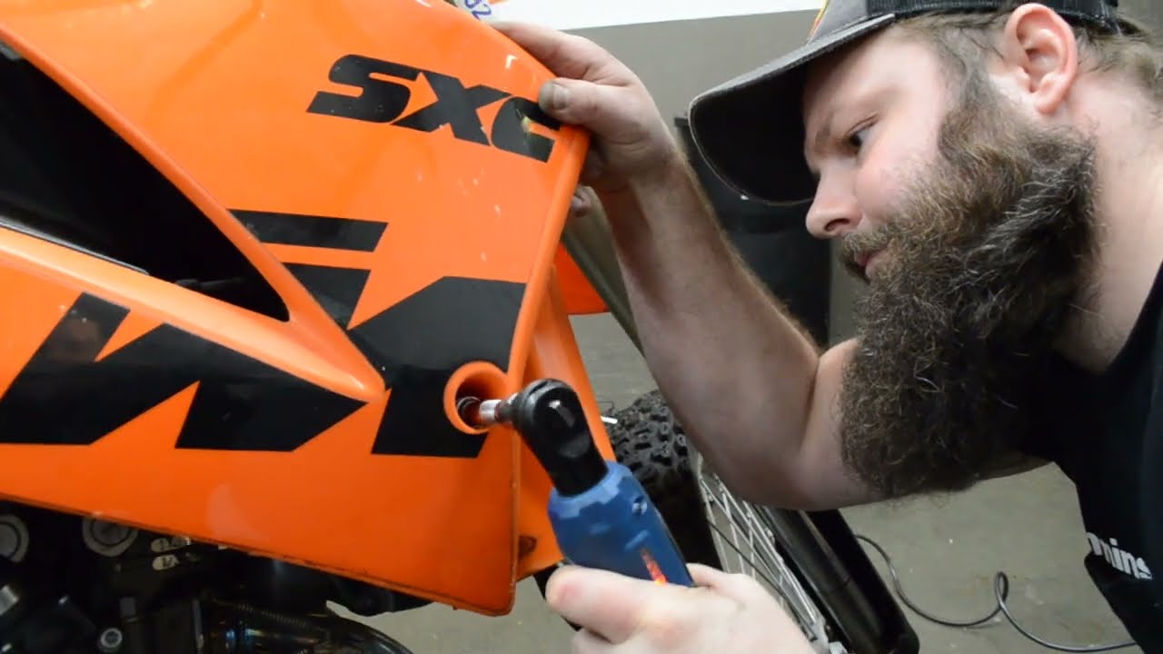 Mischievous Mods Ep. 1 KTM 625 SXC Tank, Seat & Risers