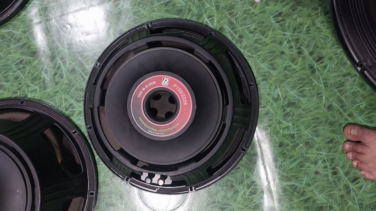 Thanh lý  loa 40 thái lan.  Loa 50 RCF. Các chiến hữu ơi.  Zalo 0369697768