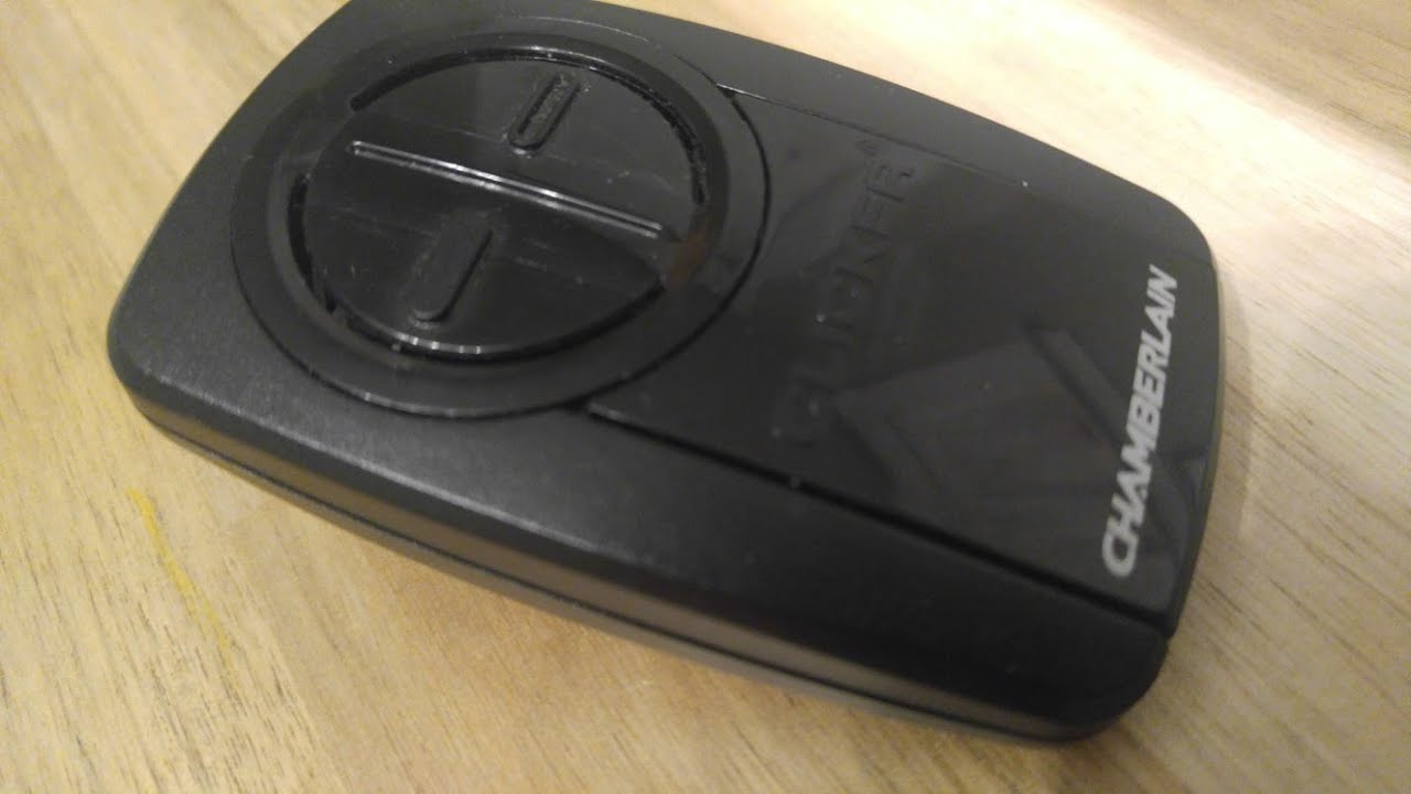 Battery change in your Chamberlain garage door opener - EASY DIY replacement