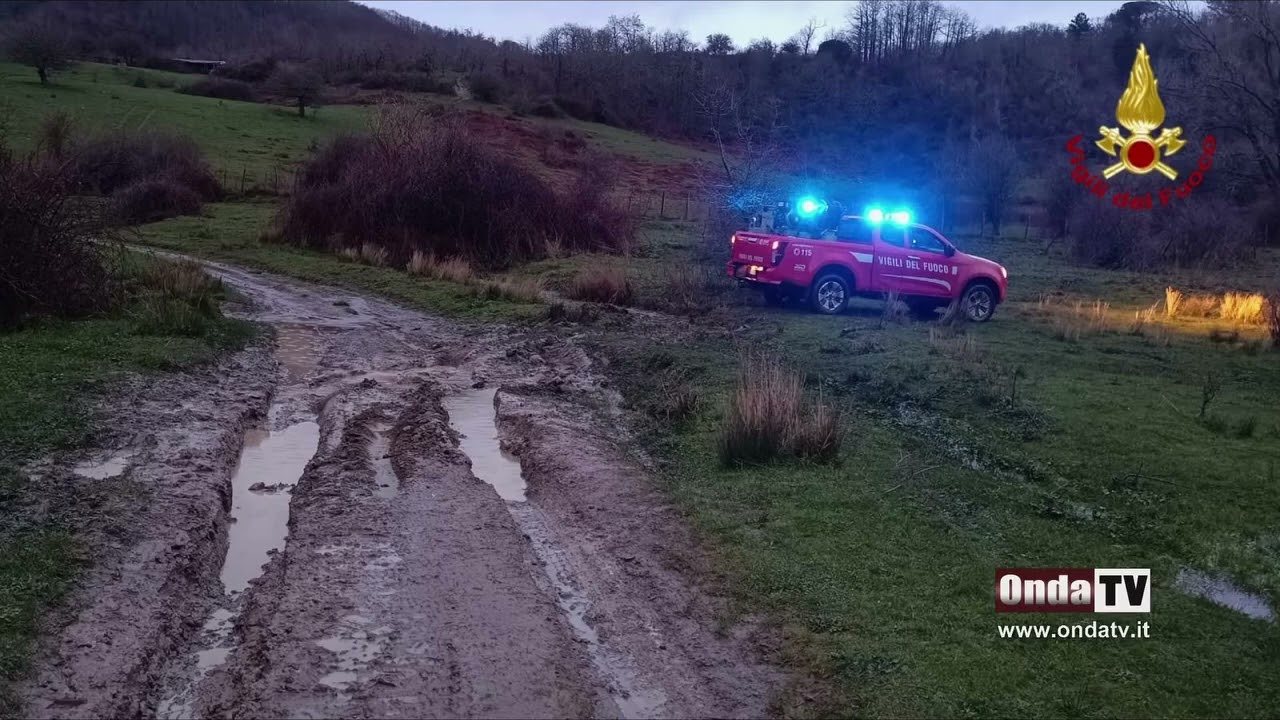 Soccorsa famiglia bloccata con fuoristrada