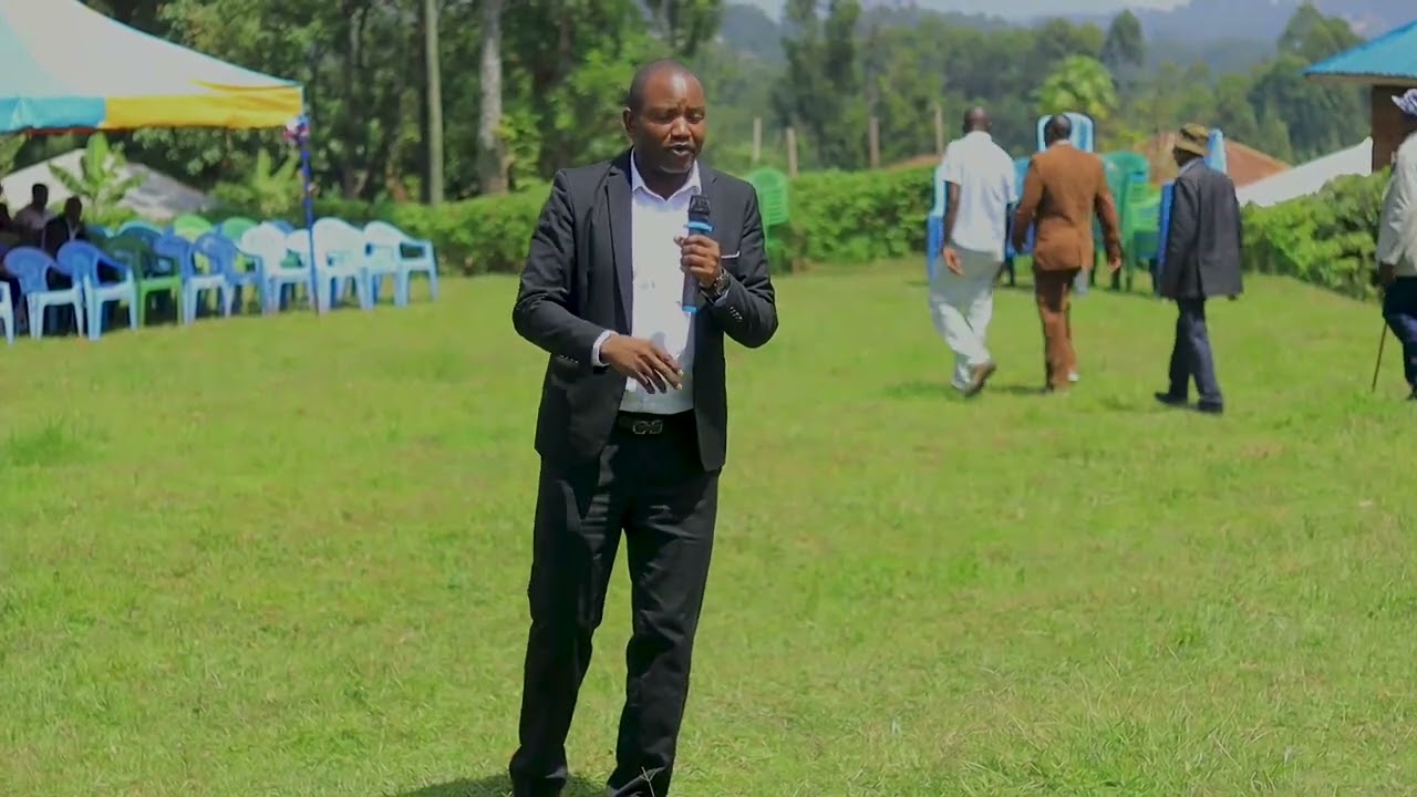 Omonene Mbuyamono ase amasesenia ao