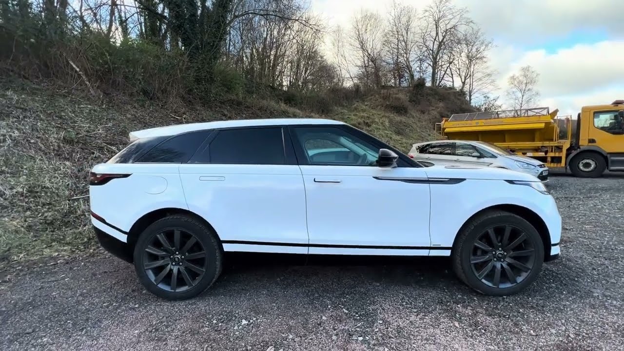 2019 RangeRover Velar D180 Dynamic HSE. Is it a proper RangeRover? We compare and review to find out
