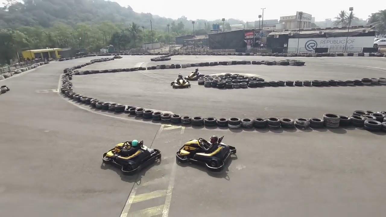 finals race(im teal blue helmet)