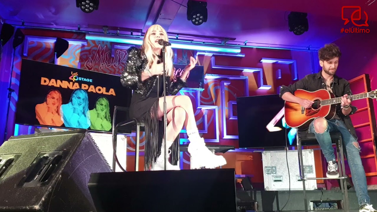 Danna Paola canta 'Friend de semana' en LOS40 Stage