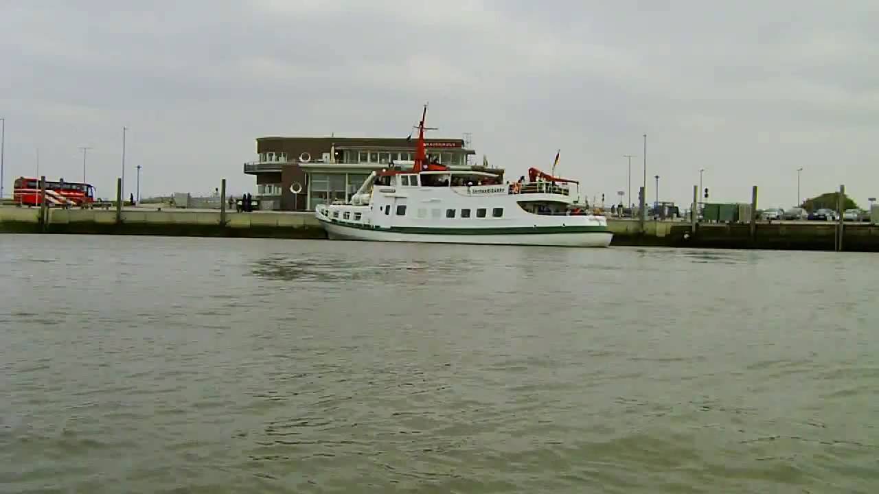 Neuharlingersiel - Ankunft der Spiekeroogfähre