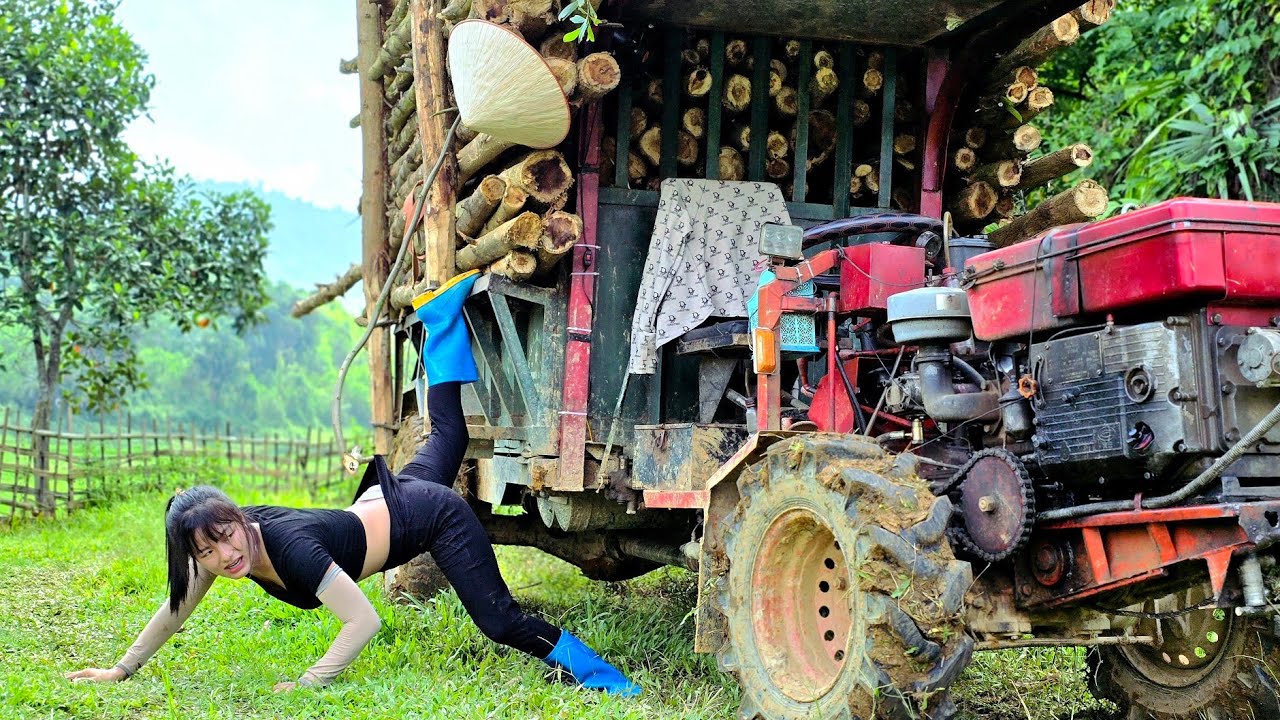 Agricultural truck, slipped and tore his pants #agricultural#farm#truck#woodtruck 