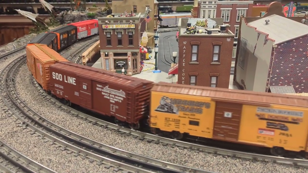 CNJ freights around the curve