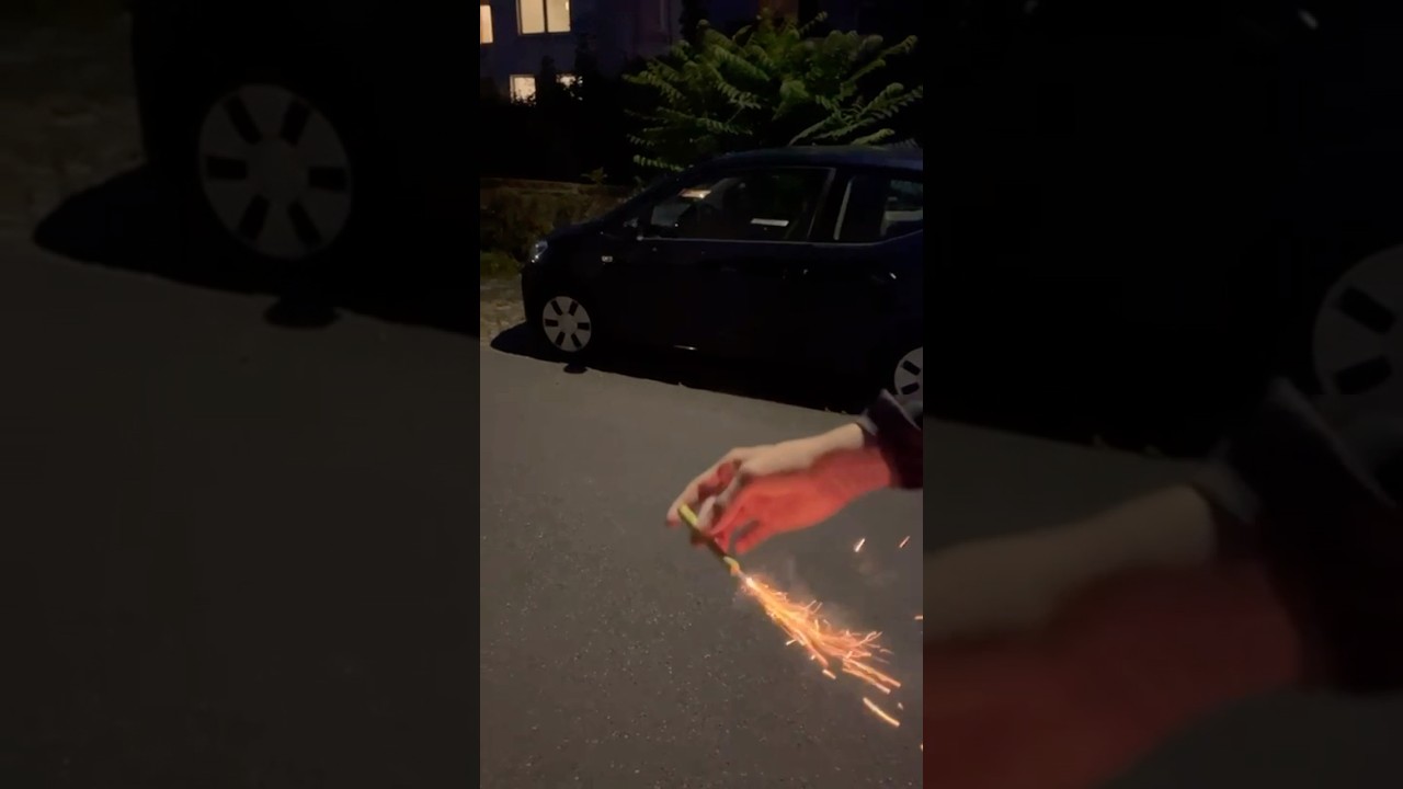 Funke Luftheuler Gelb #silvestervorfreude #fireworks #test #feuerwerk #pyroisnocrime #mpm #b&ouml;ller