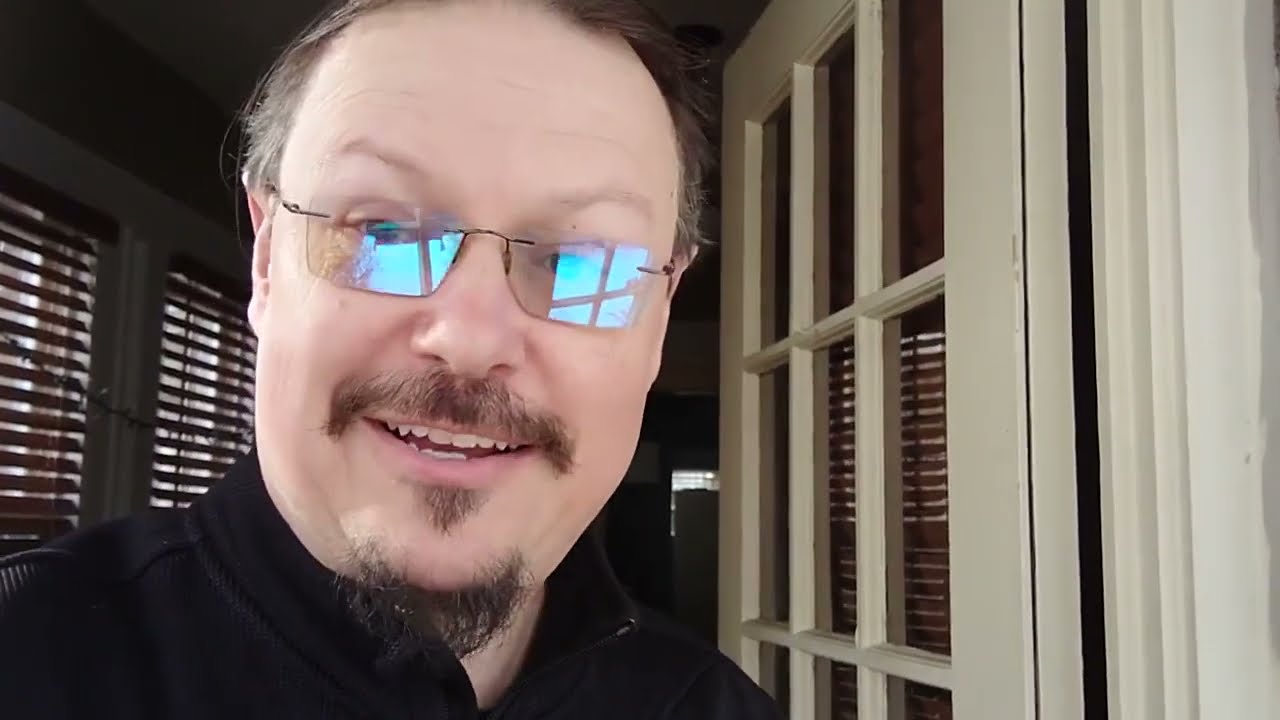 20 Degree Ladder Job! Fiber Internet Repair Man & Breakfast with MacCafe Baby! 