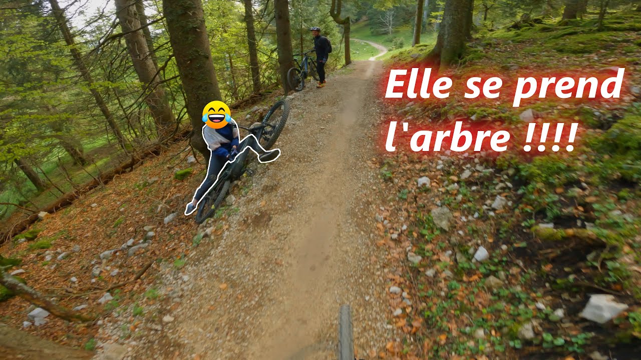 Hilare, elle se prend l'arbre !!! Métabief BikePark