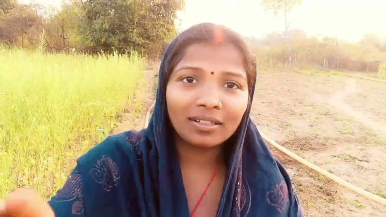 Mera khet mein Pani Sukh Gaya isliye main Pani pata rahi hun