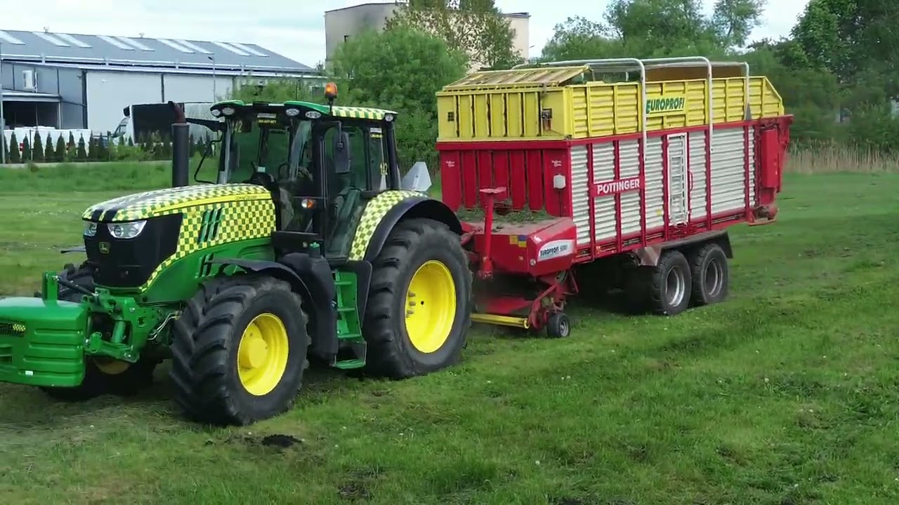 *SIANOKOSY 2025. 2x John Deere & Deutz Fahr*