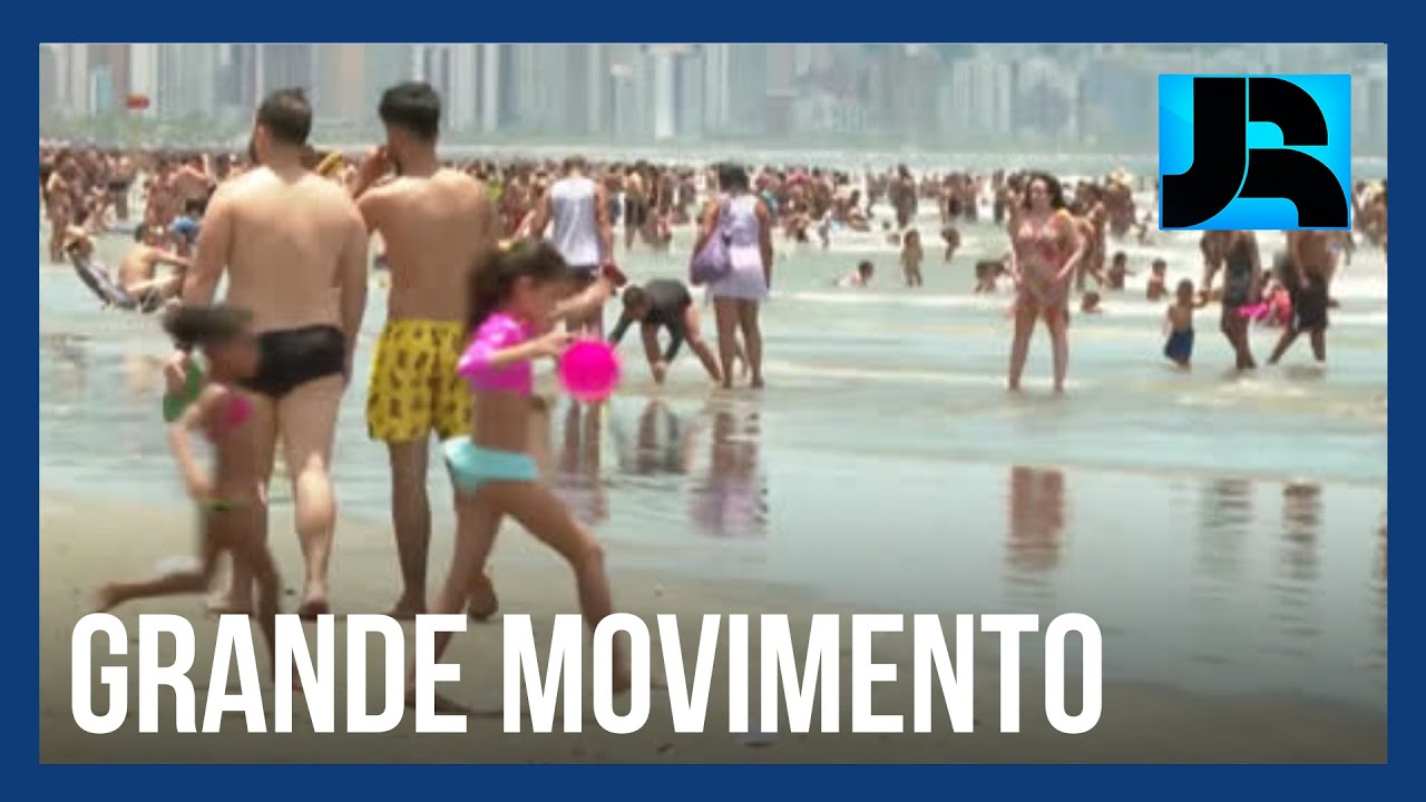 Praias paulistas têm aglomerações no último dia do ano; quarentena é prorrogada