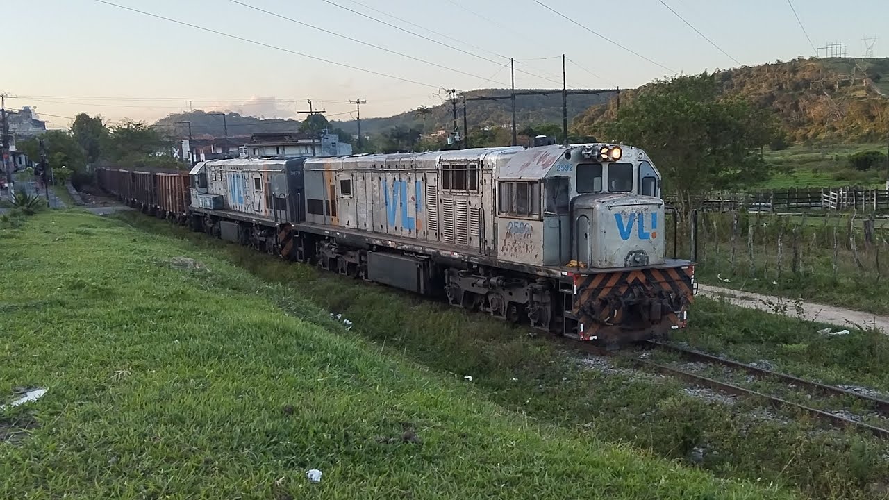 VÍDEO ESPECIAL!! TREM COM VAGÕES CARREGADOS E REVISADOS NA OFICINA DE ALAGOINHAS PASSANDO POR CATU.