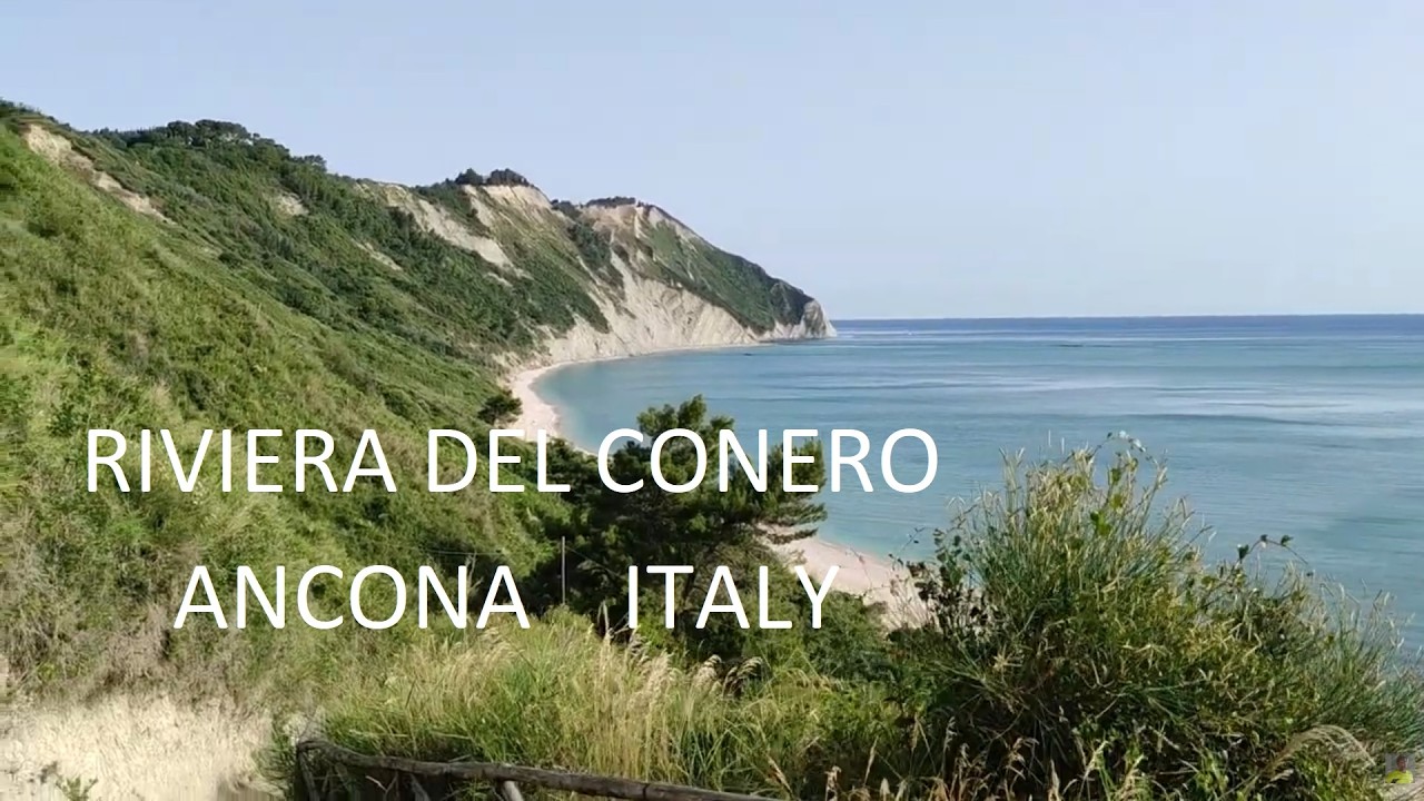 Il sentiero che porta alla Spiaggia di Mezzavalle . Riviera del Conero Marche Italy