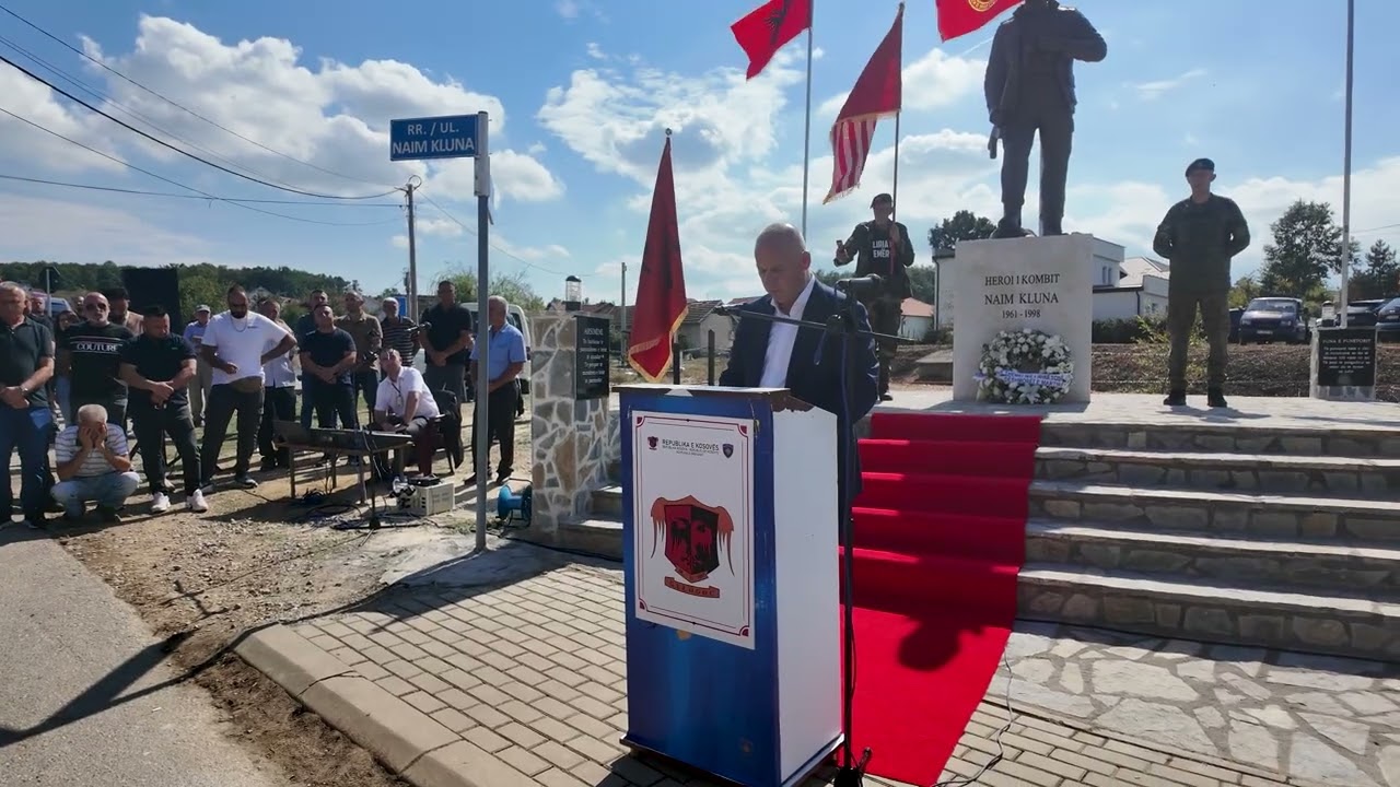 Lartësohet shtatorja e Heroit të Kombit, Naim Kluna në Poklek të Vjetër të Drenasit